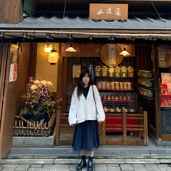 Meet your Posher, Thuy - Picture 1 of 1